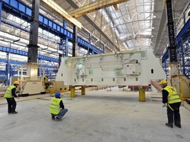 Instalace automatických lisů Komatsu