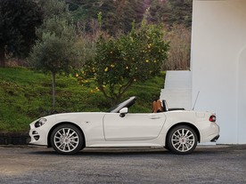 Fiat 124 Spider