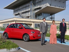 Fiat New (500)RED, Olivier Francois, Ginevra Elkannová a John Elkann 