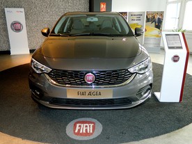 Fiat Tipo/Ægea ve vstupní hale závodu Tofaş