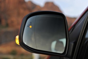 Ford Focus - sledování mrtvého úhlu