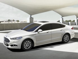 autoweek.cz - Ford spustil ve Valencii výrobu hybridních vozů