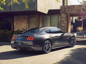Ford Mustang V8 GT Performance Pack