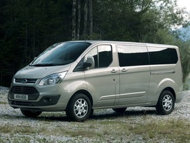 autoweek.cz - Ford Tourneo Custom - ideální pro podnikání i rodinu