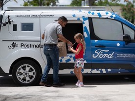 Ford a Postmates v Miami provozují prototyp Fordu Transit Connect se třemi speciálními schránkami na zboží