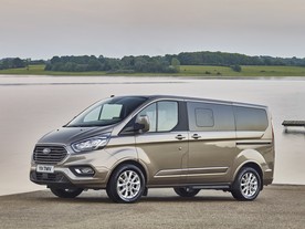Ford Tourneo Custom 2017