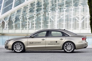autoweek.cz - Audi A8 s připojením k internetu