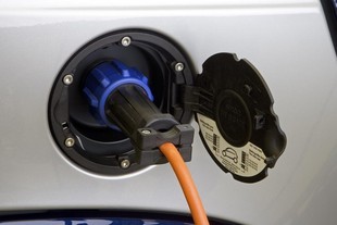 autoweek.cz - Mimořádná daň z elektřiny?