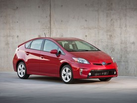 autoweek.cz - Většina kupujících hybridy si další nekoupí