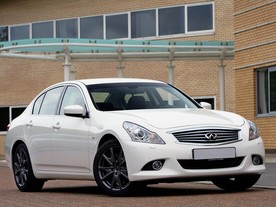 autoweek.cz - Infiniti má sedan s pohonem všech kol
