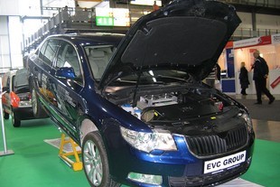 autoweek.cz - Superbel EVC S7 - Škoda Superb s elektrickým pohonem
