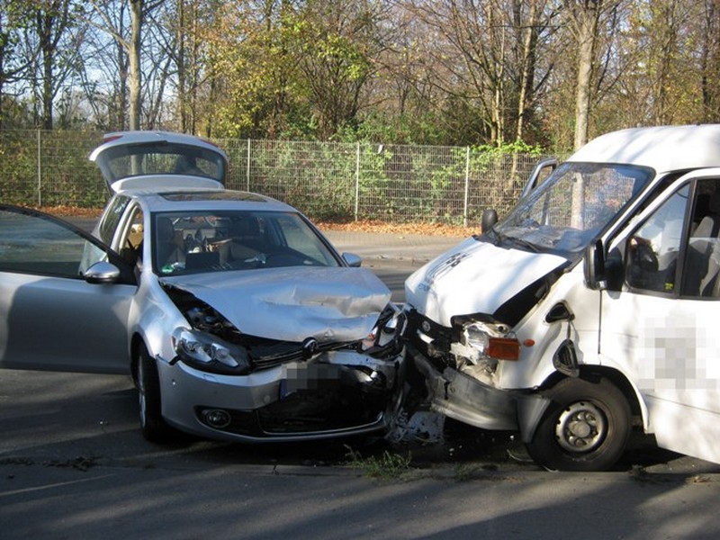 Třetina řidičů se po nehodě setkala s agresivní reakcí