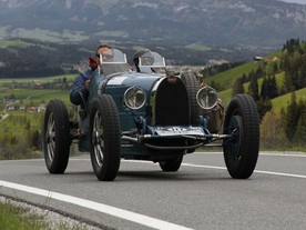 autoweek.cz - Historie se potká na zámku v Napajedlích