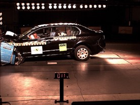 autoweek.cz - Škoda má vlastní zkušebnu pro nárazové zkoušky 