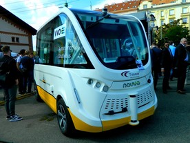 Plně autonomní minibus s elektrickým pohonem Navya Arma