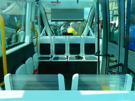 Interiér minibusu Navya Arma