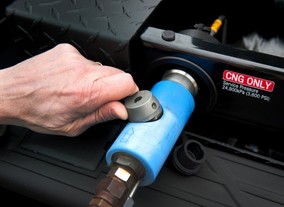 Chevrolet Silverado HD - tankování CNG