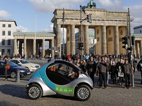 autoweek.cz - Elektromobil Hiriko do ulic Berlína