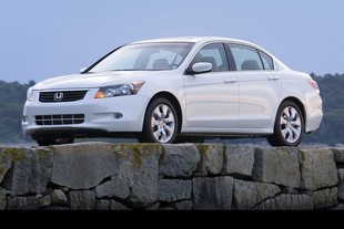 Sedan Honda Accord modelový rok 2010 sází na konzervativní design