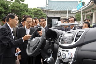 Hyundai BlueOn FSEV - prezentace u Cheong Wa Dae