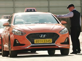 Hyundai usnadní řízení sluchově handicapovaným