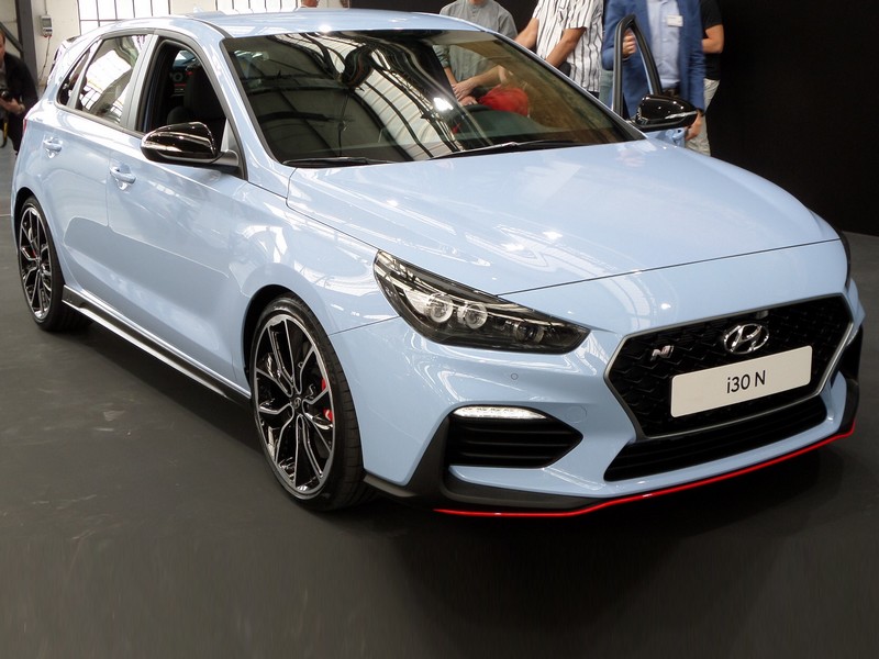 Hyundai staticky předvedl první hot hatch a fastback