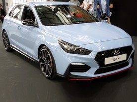 autoweek.cz - Hyundai staticky předvedl první hot hatch a fastback