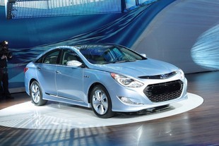 Hyundai Sonata Hybrid 2011