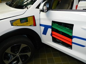 Hyundai Tuscon pro HZS ČR - červená je vysocepevná ocel, žlutá běžná ocel