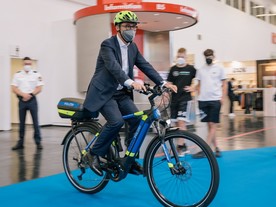 IAA Mobility 2021 - představitel Zelených Cez Özdemir