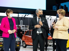 IAA Mobility 2021 - Hildegard Müllerová, Luca de Meo a Angela Merkelová