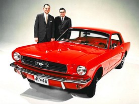 Lee Iacocca a Don Frey představují Ford Mustang