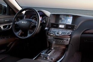 Infiniti M