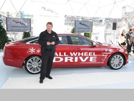 President JLR Andy Goss představuje systém AWD