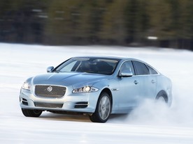 Jaguar XJ AWD při testech ve Švédsku