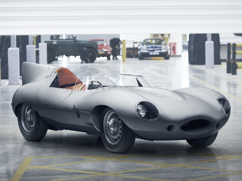 Jaguar vyrábí legendární závodní D-Type