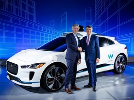 Generální ředitel Waymo John Krafcik a generální ředitel Jaguar Land Rover Ralf Speth