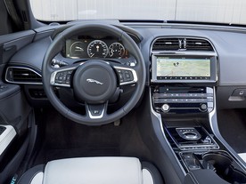 Jaguar XE 25t AWD R-Sport MY18