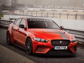 Jaguar XE SV Project 8 na Severní smyčce Nürburgringu
