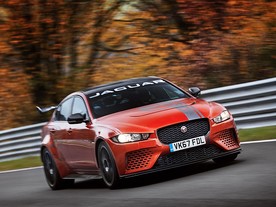 Jaguar XE SV Project 8 na Severní smyčce Nürburgringu