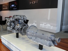 Motor AJ-i4D a převodovka