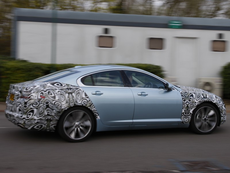 Modernizovaný Jaguar XF v předpremiéře