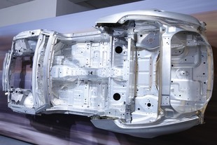 Jaguar XK - hliníková nosná struktura
