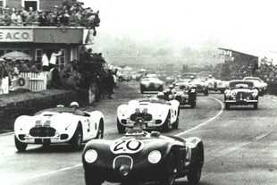 Vítězný Jaguar C-type z roku 1951