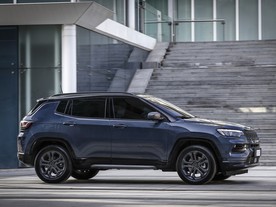 Jeep Compass MY2021 80th Anniversary 10