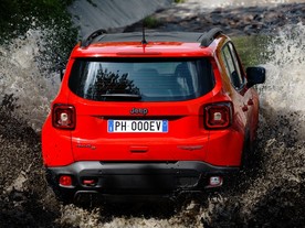 Jeep Renegade PHEV ve Valentino Parku