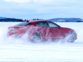 Kia Stinger GT - Arjeplog