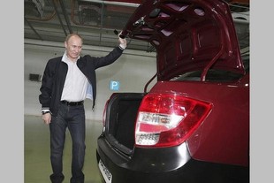 "Pohodlně se vejdou dva pytle brambor," říká Putin