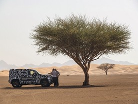 Land Rover Defender - test IFRC v SAE