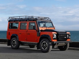 Land Rover Defender LE Adventure